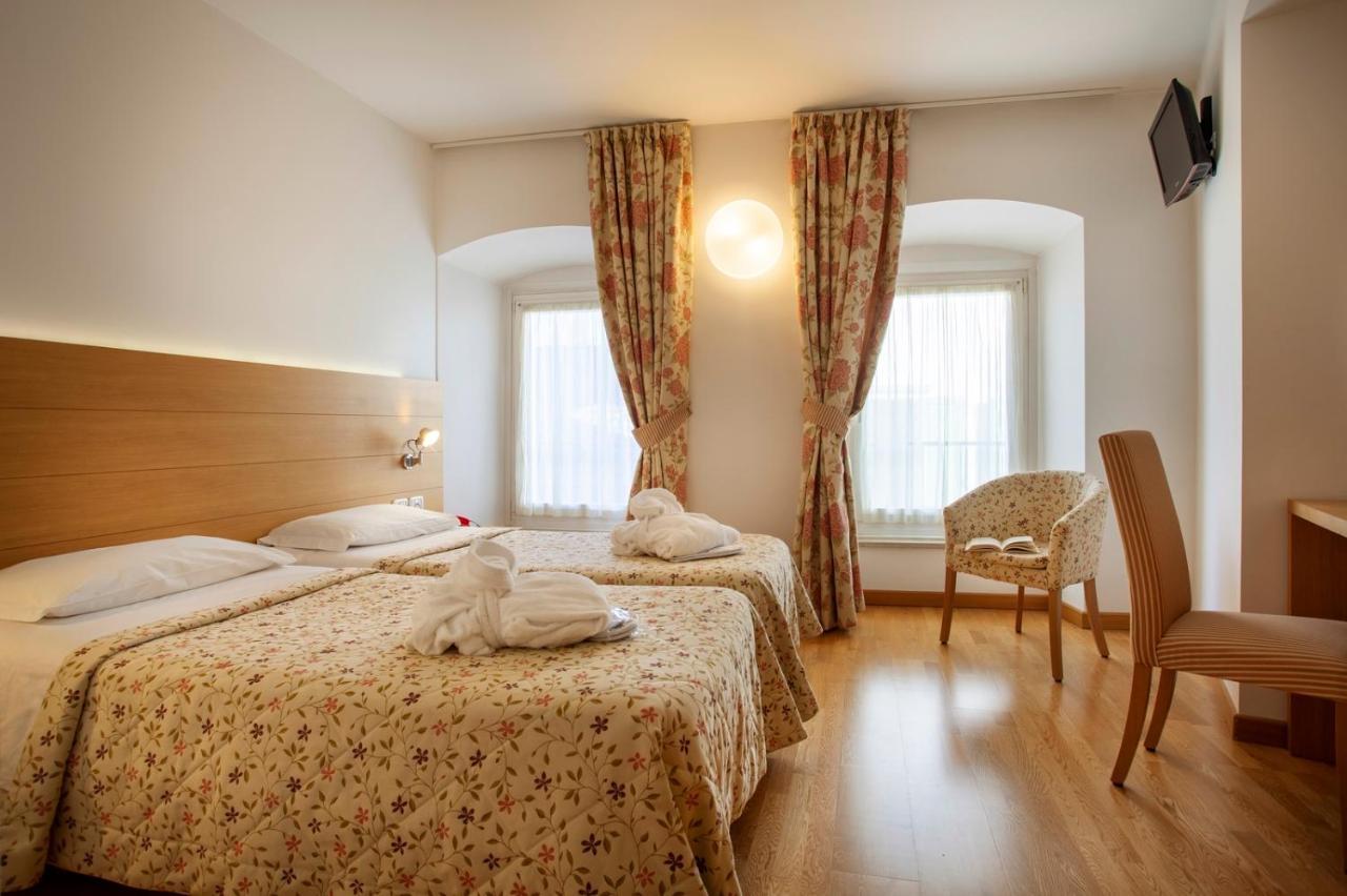 Hotel Romanda Levico Terme Luaran gambar