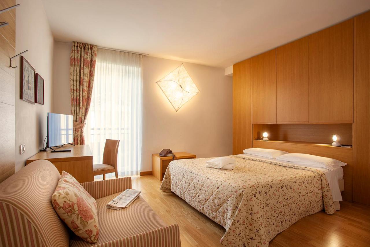 Hotel Romanda Levico Terme Luaran gambar
