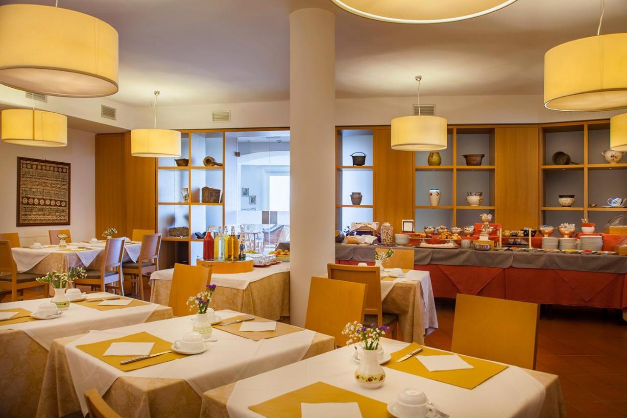 Hotel Romanda Levico Terme Luaran gambar