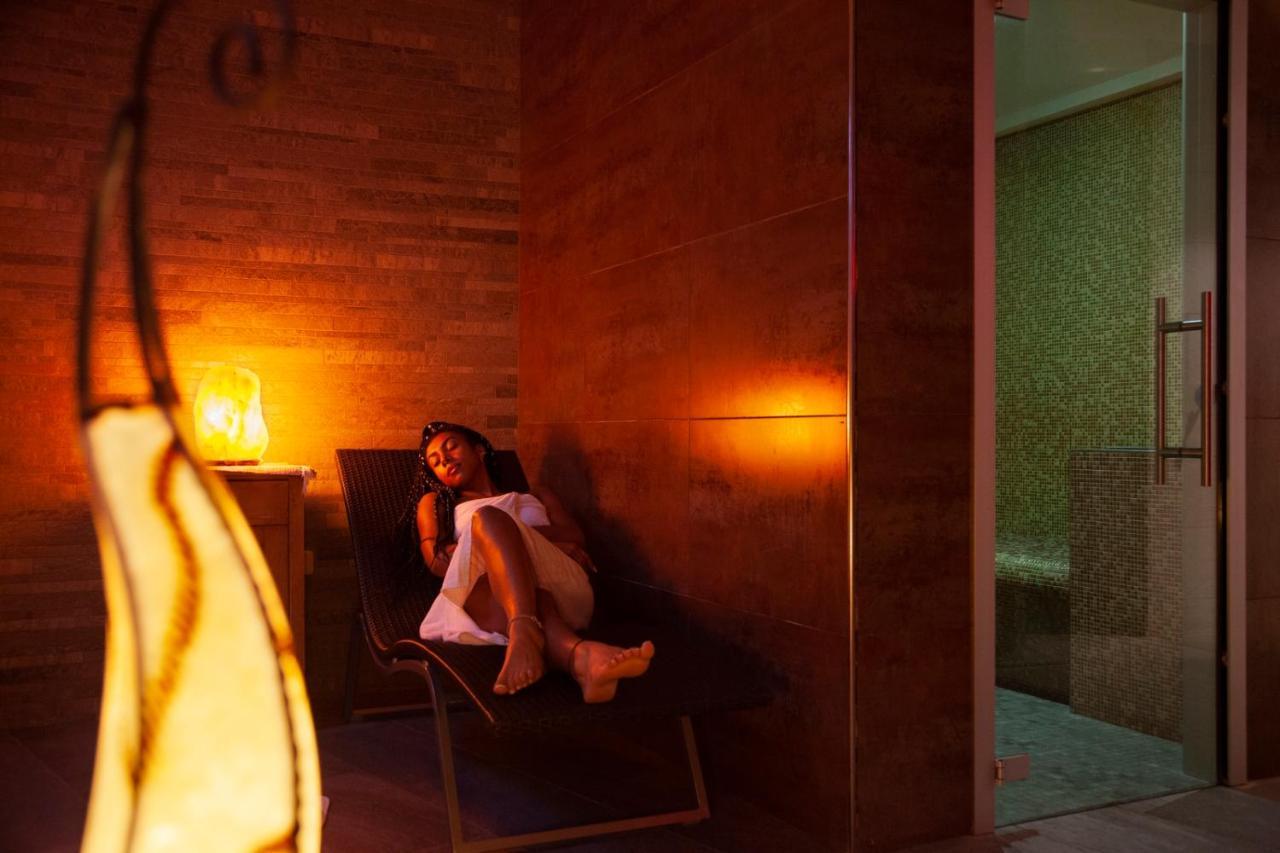 Hotel Romanda Levico Terme Luaran gambar