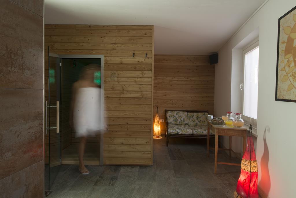 Hotel Romanda Levico Terme Luaran gambar